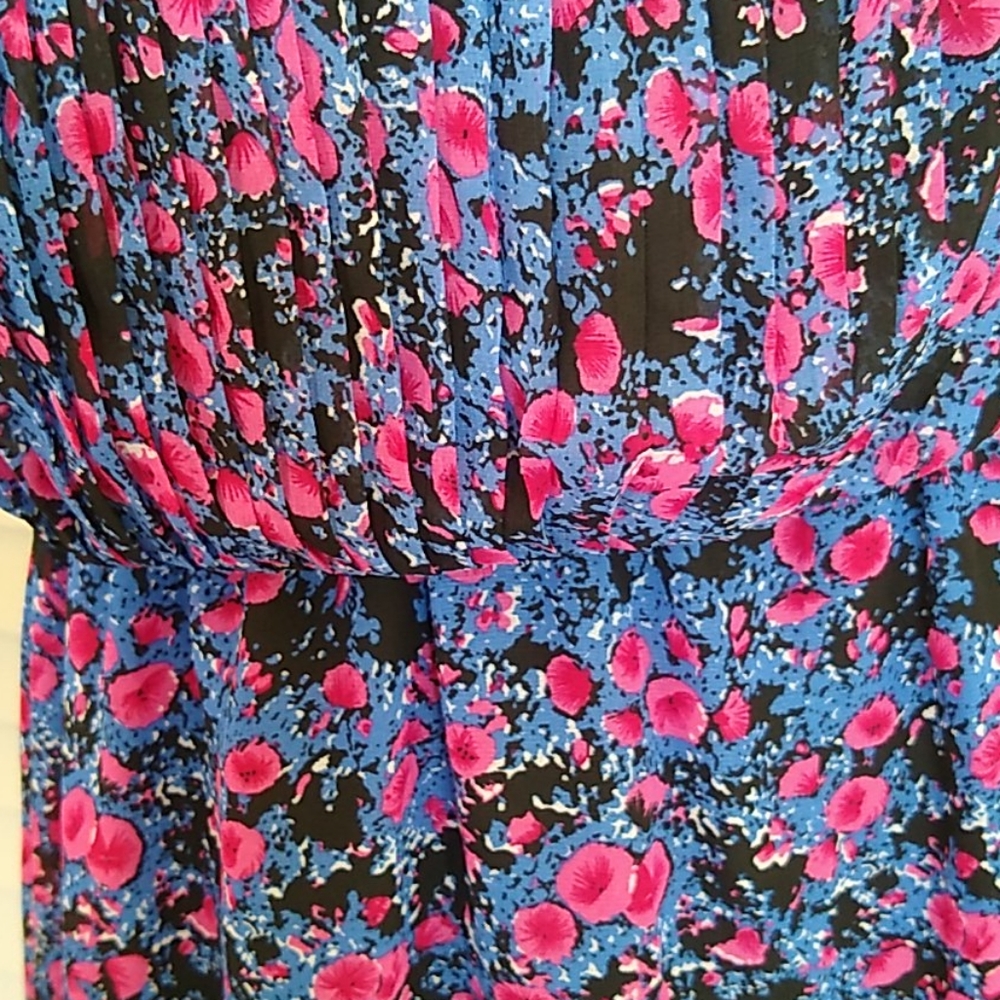 D-signed dress - Picture 2 of 5